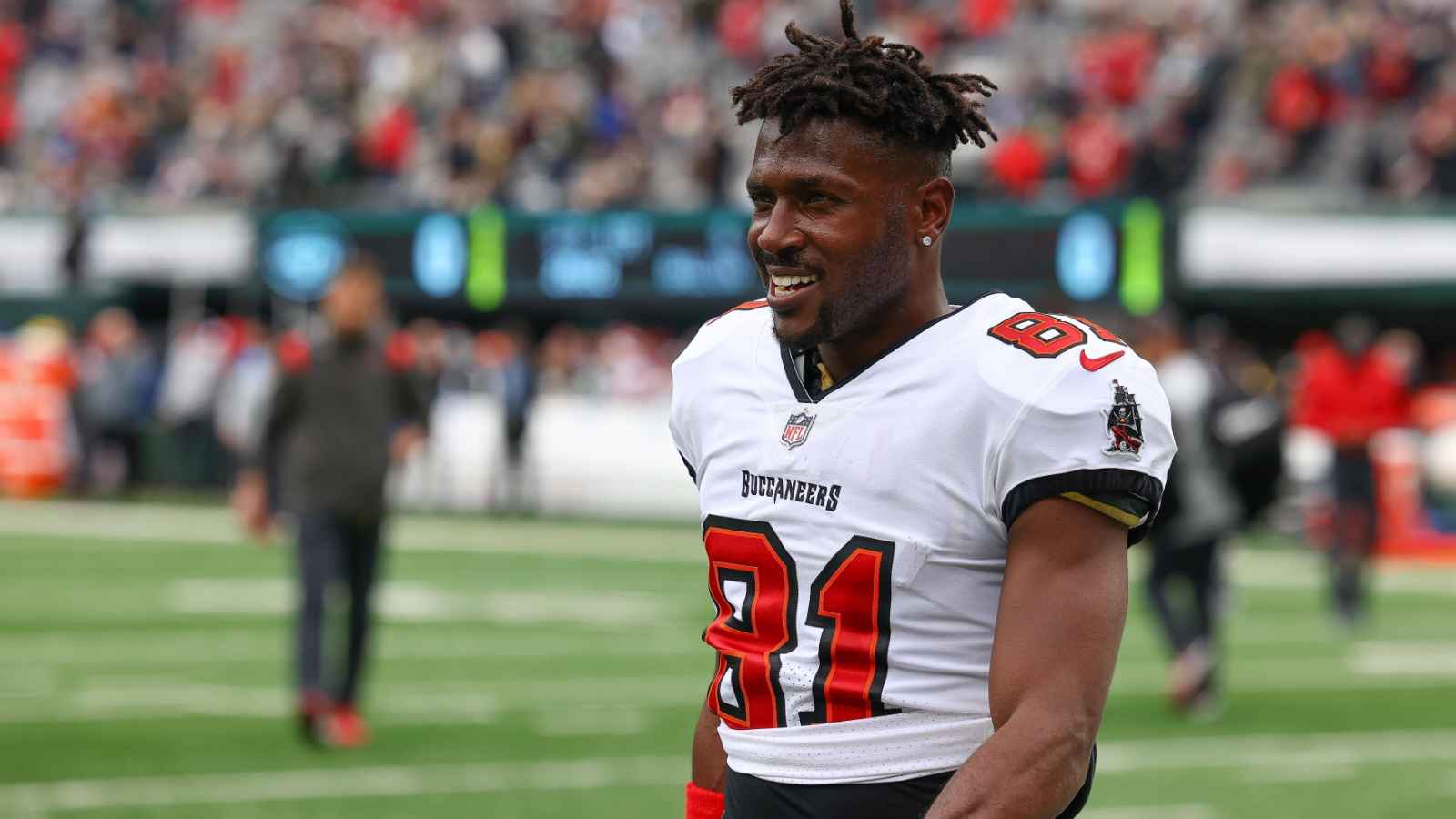 Former NFL wide receiver Antonio Brown claims he is “not broke”, compares his bankruptcy situation to a mere fracture