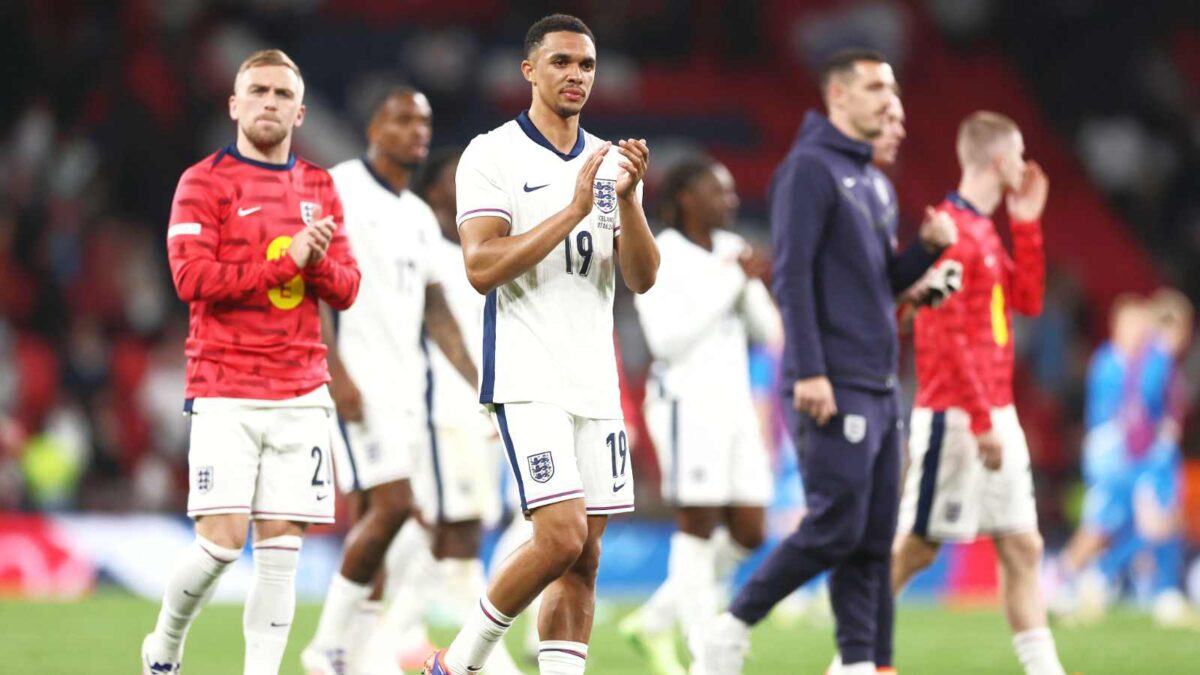 England players thanking the fans after their 1-0 loss to Iceland 