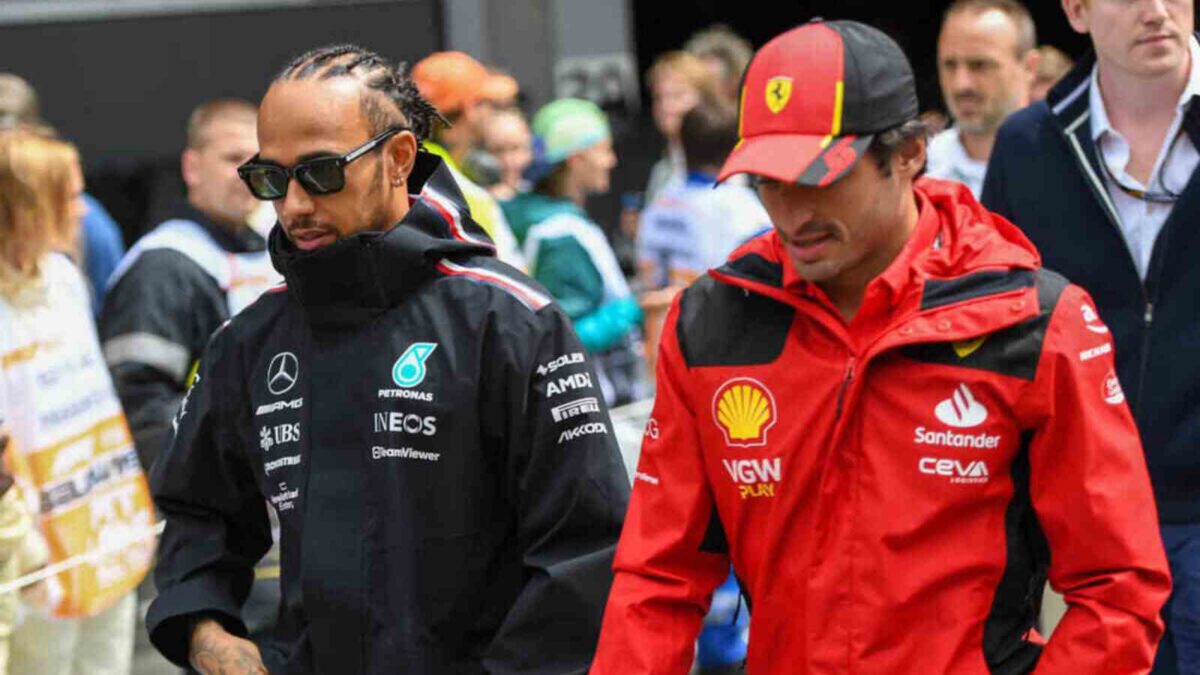 Mercedes' Lewis hamilton and Ferrari's Carlos Sainz