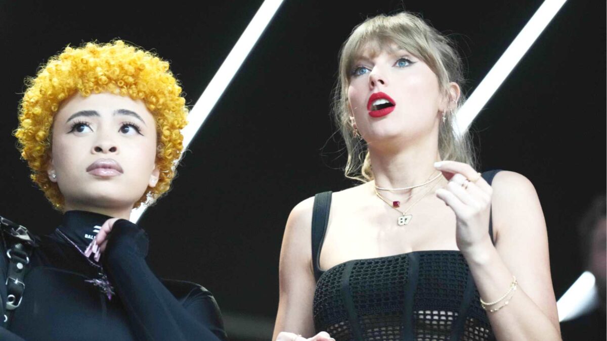 Donald Trump calls out Travis Kelce's girlfriend, claims to be baffled over her identifying as a liberal 1 Taylor Swift