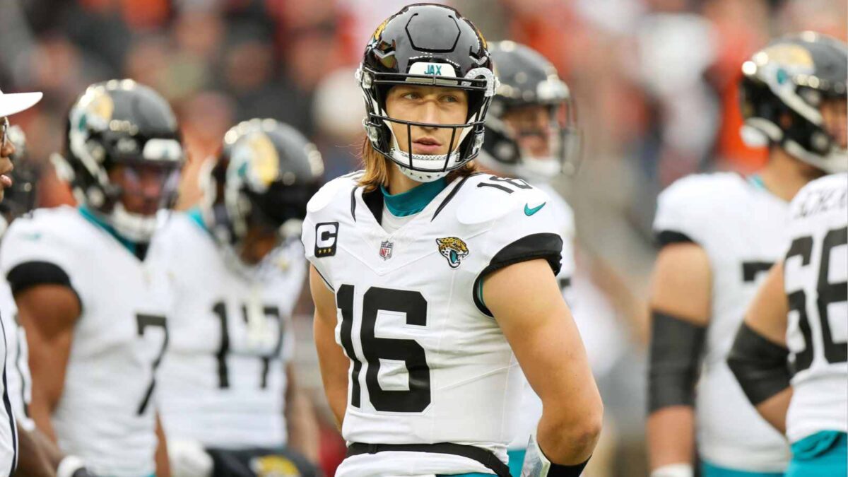 "All that for a one year wonder" - Trevor Lawrence signing a massive $275 million extension with the Jaguars sparks WILD reactions on social media
