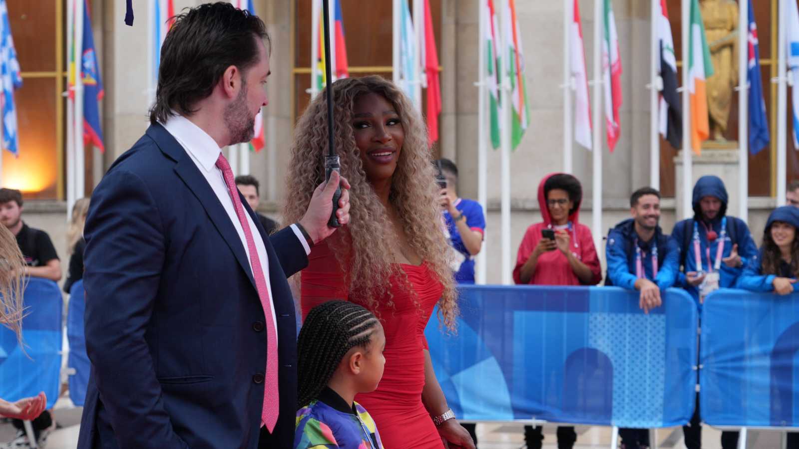 Serena Williams’ daughter has CUTEST reaction to mom’s fashion statement at Paris Olympics