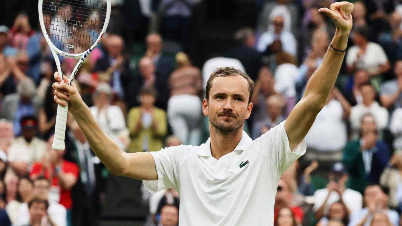 Daniil Medvedev overcomes Jannik Sinner to reach second-consecutive Wimbledon semifinal