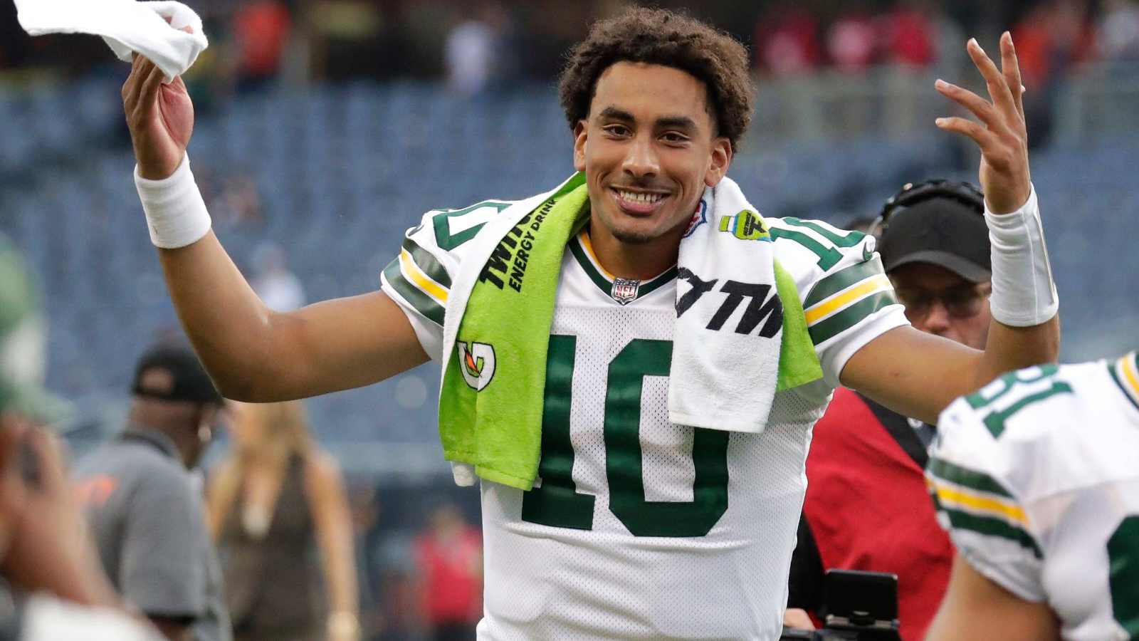 “Overpay for a mid QB” – Jordan Love becoming the highest-paid quarterback in NFL history after signing a $220 million deal doesn’t sit well with fans