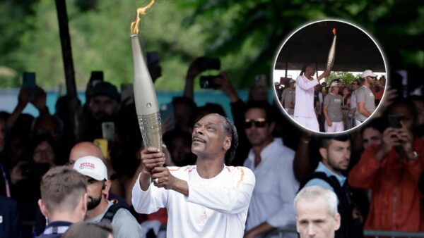 French crowd goes WILD as Snoop Dogg carries torch at Paris Olympics 2024