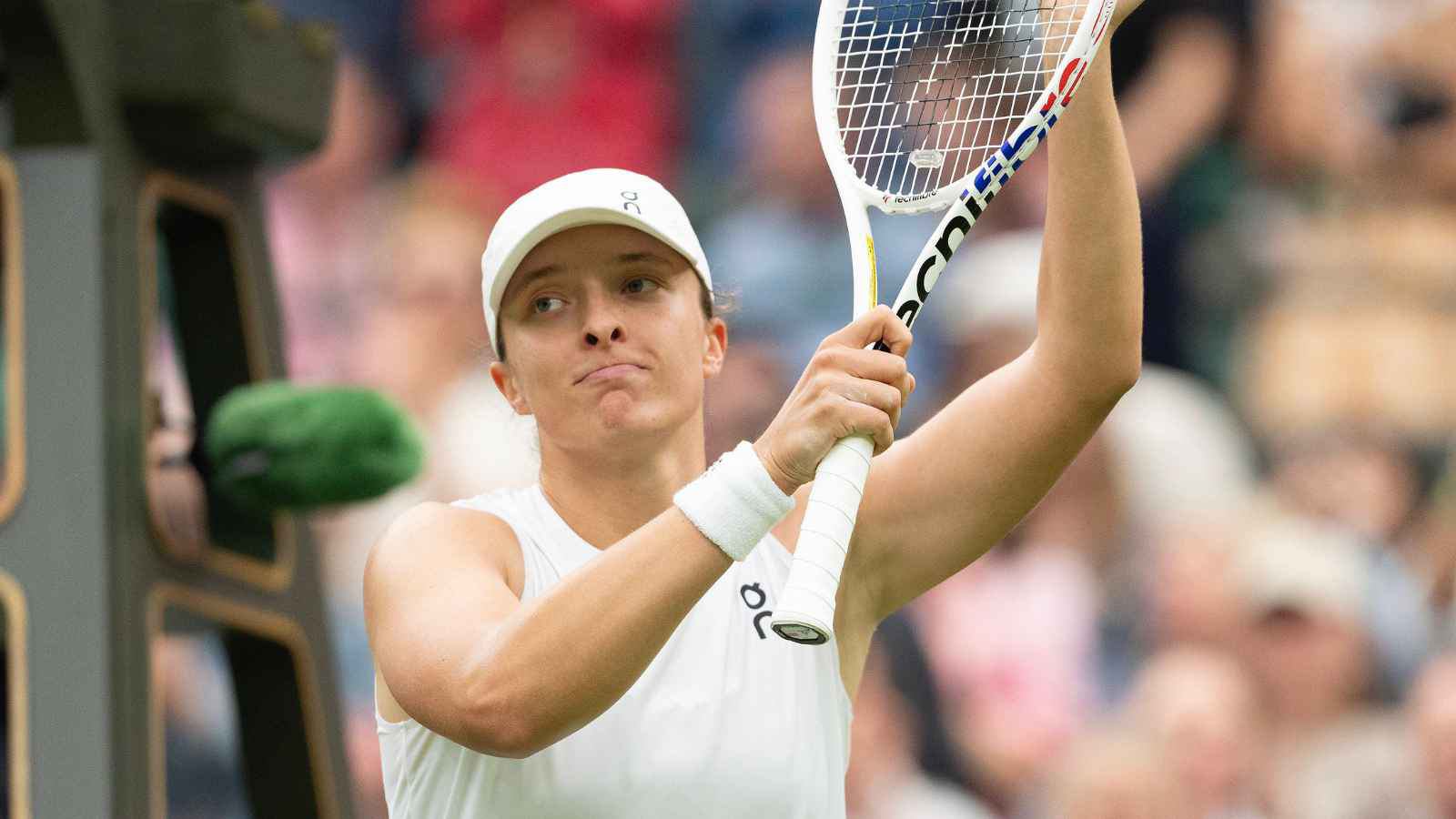 “Don’t feel like I need to prove anything,” Iga Swiatek unfazed by expectations as she eases past Petra Martic in straight sets at Wimbledon