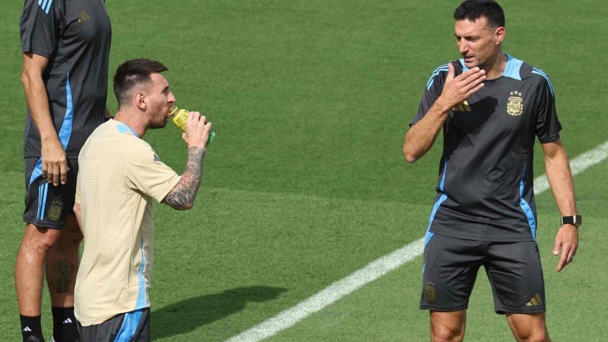 Lionel Scaloni and Lionel Messi