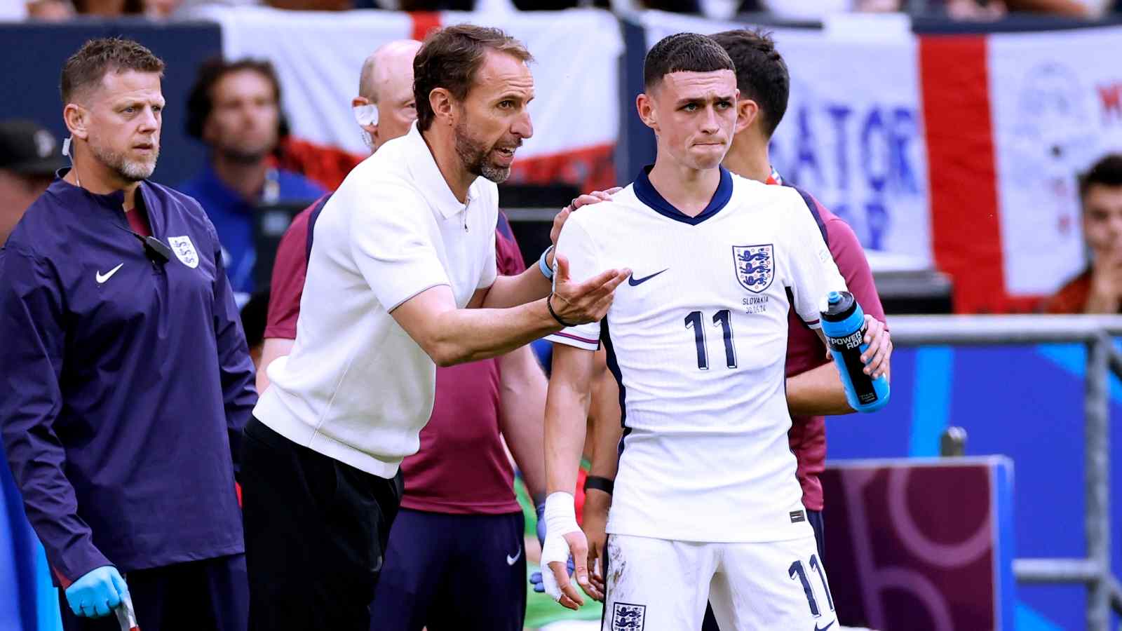 Phil Foden admits feeling sorry for Gareth Southgate amid constant criticism: “It has to come from the players”