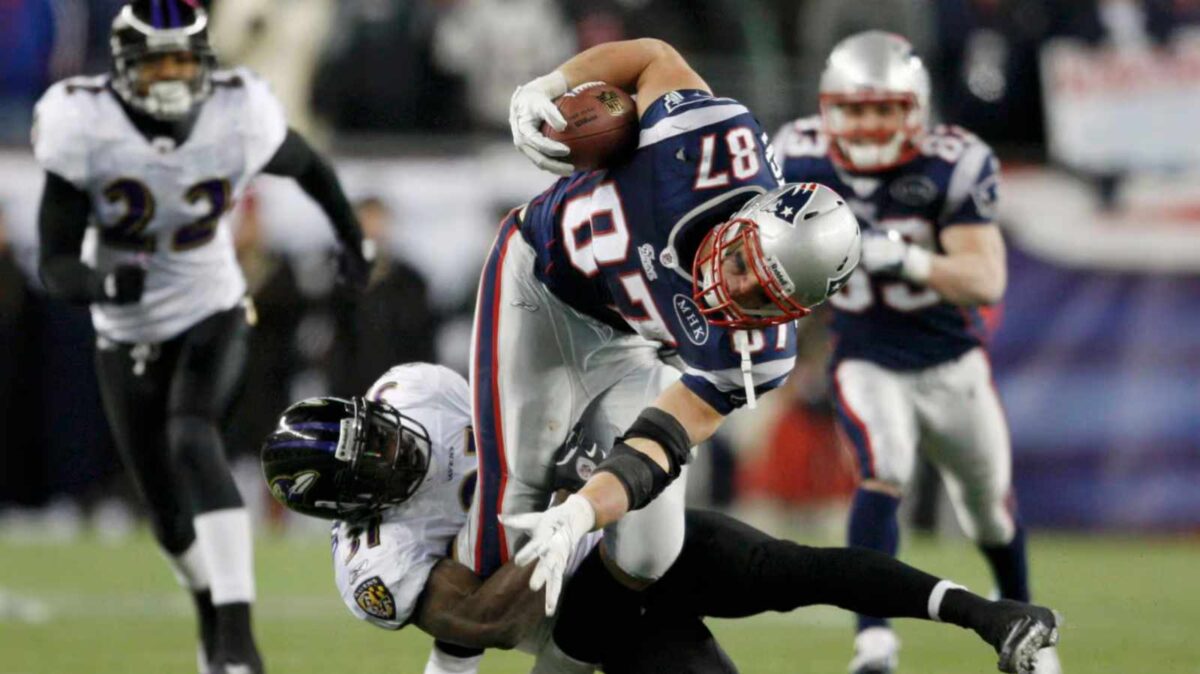 Rob Gronkowski against Bernard Pollard