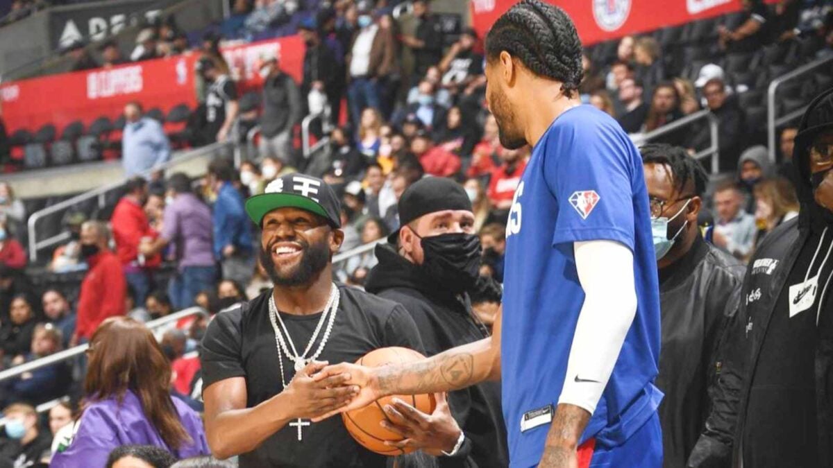 Floyd Mayweather attending a basketball game