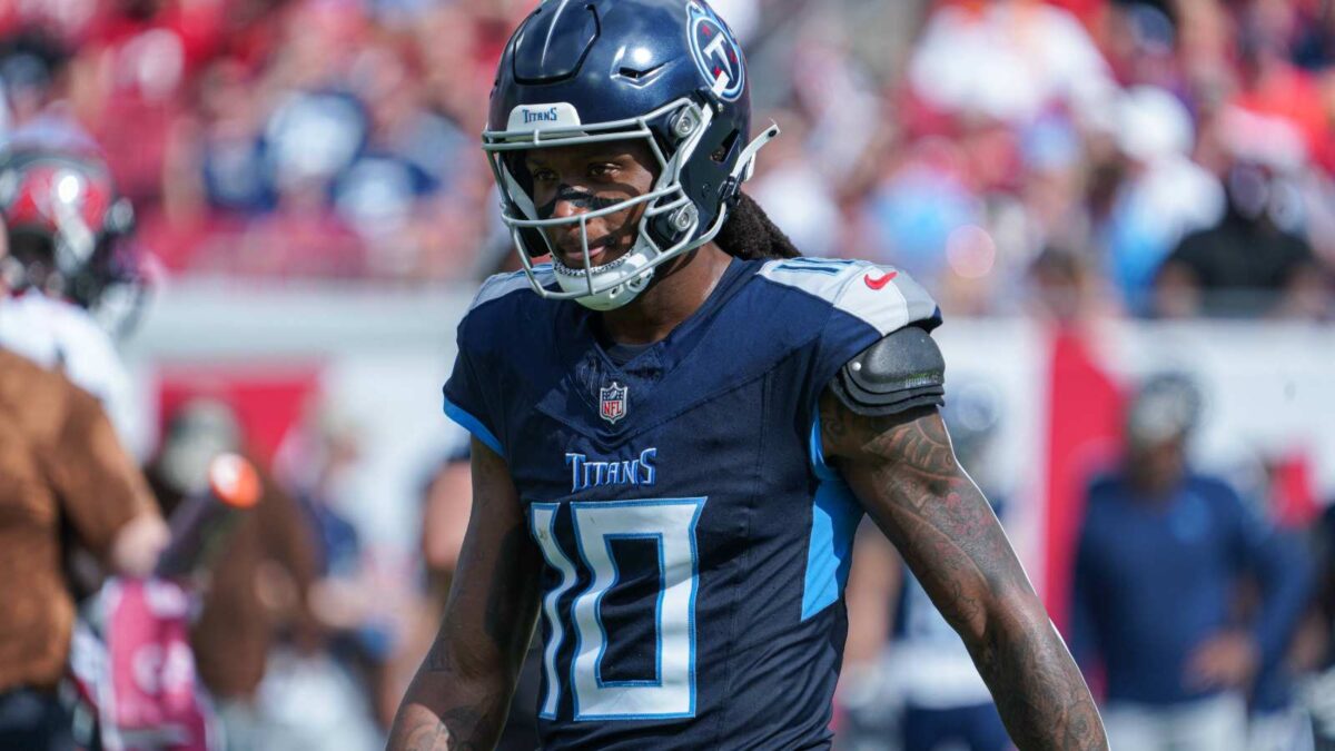 DeAndre Hopkins' knee injury to keep him out of Titans team for more than a month