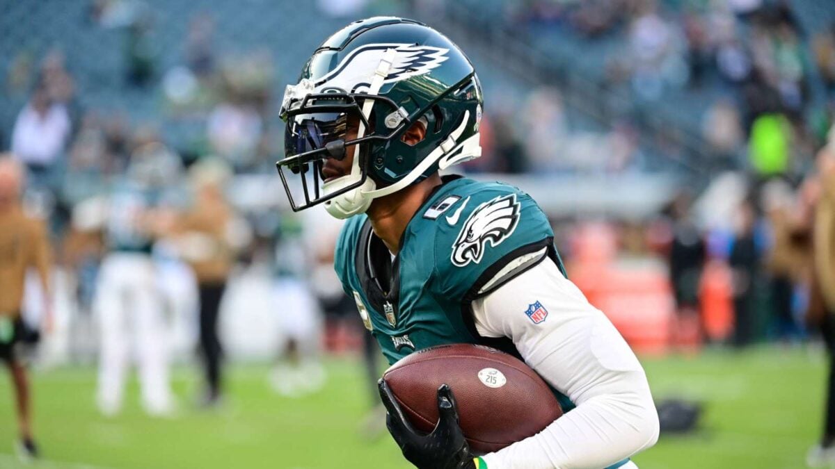 DeVonta Smith doesn't seem too impressed with Eagles playing in Brazil