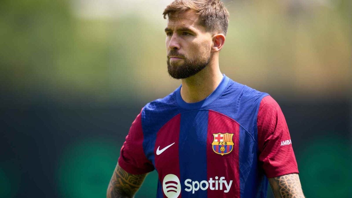 Barcelona officially register Inigo Martinez