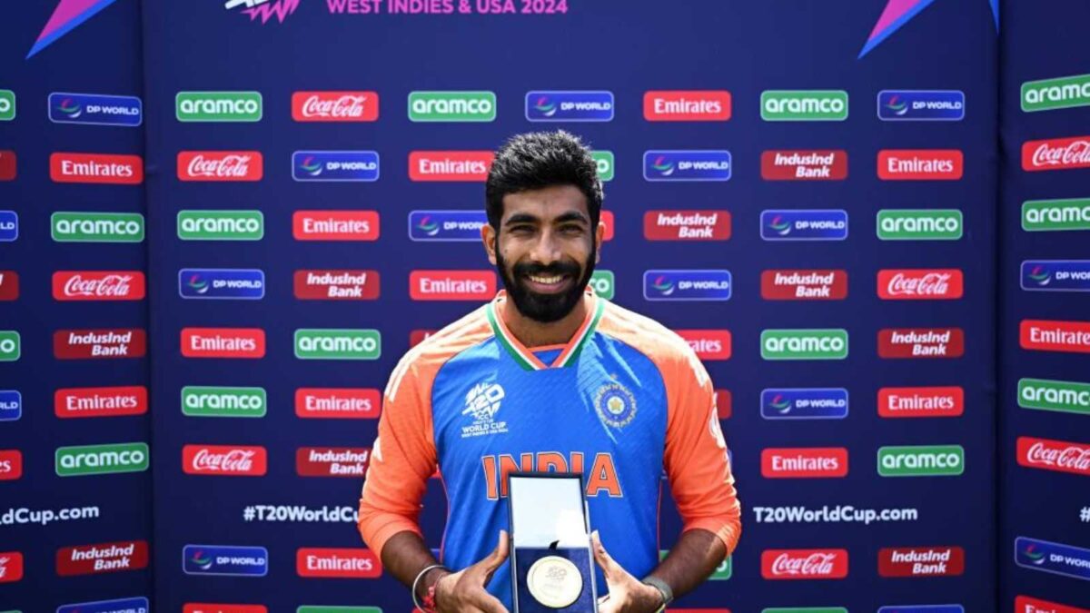 Ravi Shastri heaps praise on Jasprit Bumrah