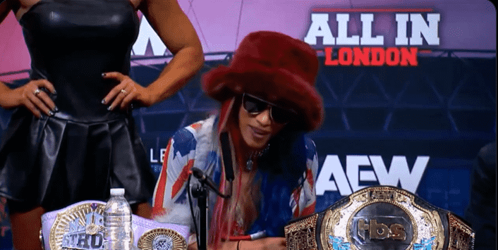 Video: “I’m not going to date you,” Mercedes Mone buries reporter at AEW All In media scrum for asking about her divorce