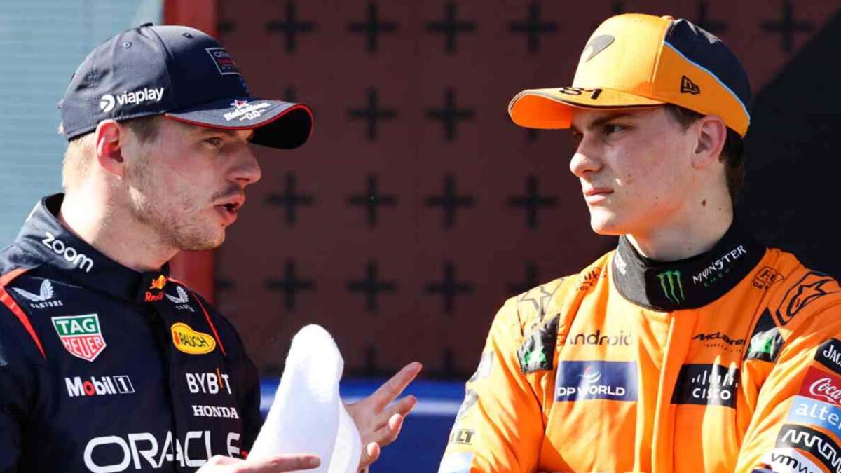 Max Verstappen y Oscar Piastri (vía IMAGO)