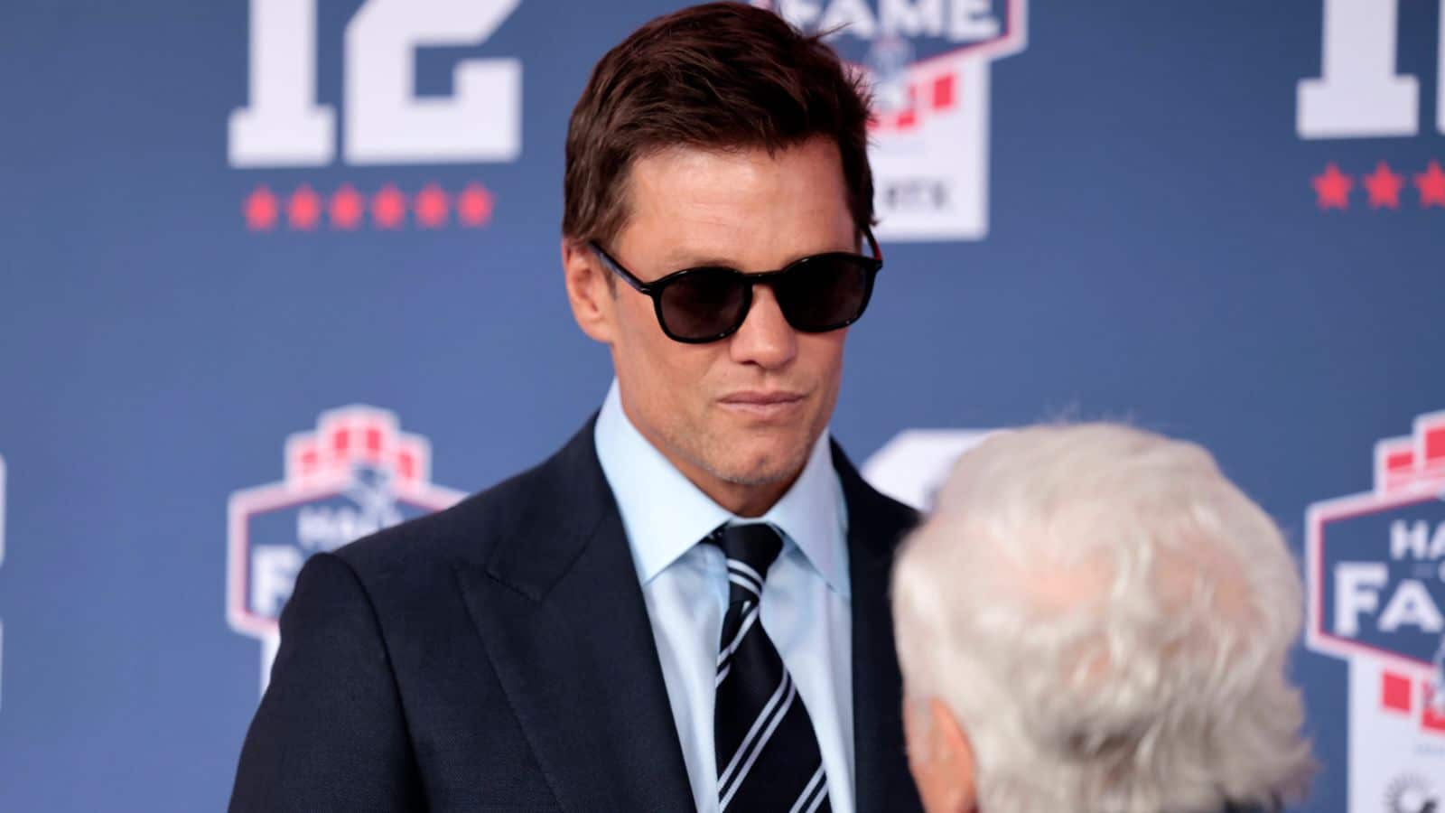 Heavy restrictions to be imposed on Tom Brady for TV broadcasting gig due to his Raiders ownership