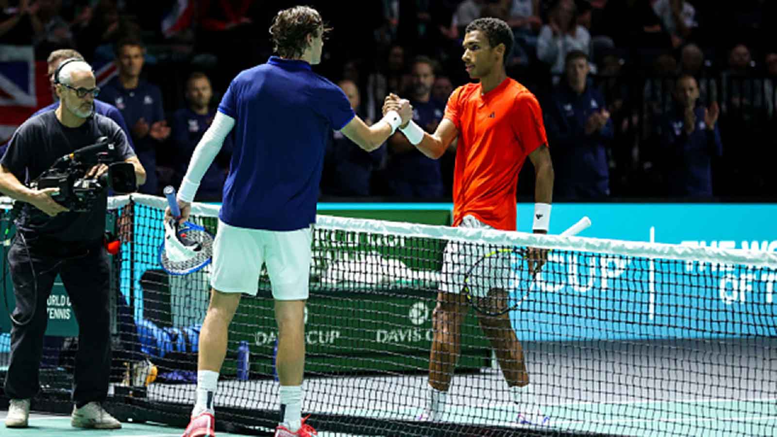 Felix Auger-Aliassime and Jack Draper share “not the warmest handshake” during their first match after Cincinnati Masters controversy