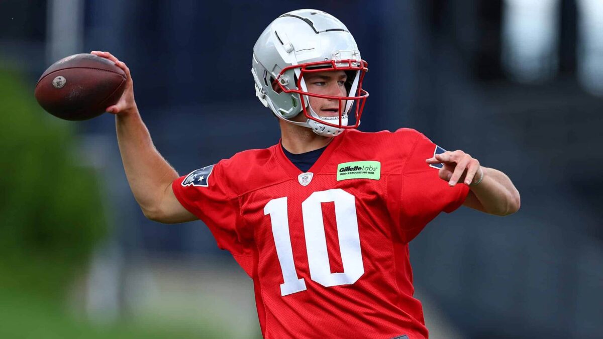 (Video) Patriots rookie Drake Maye waits "for the GOAT" Aaron Rodgers at post game amidst rumors of replacing Jacoby Brissett