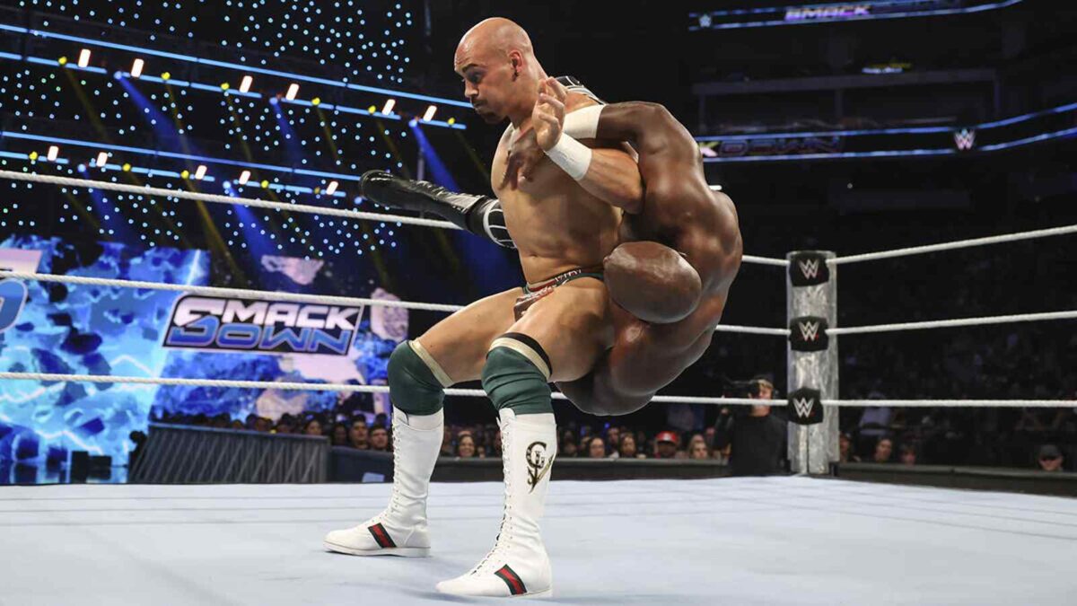 Giovanni Vinci loses against Apollo Crews on SmackDown