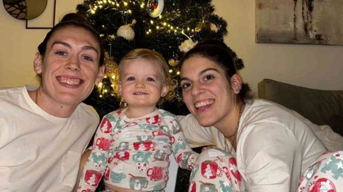 Breanna Stewart and Marta Xargay with their daughter 