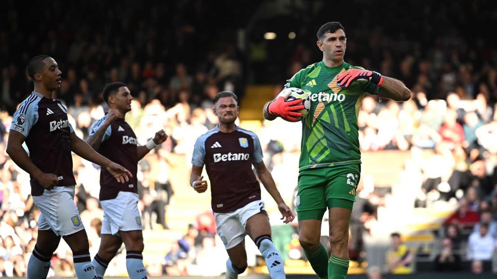 Emi Martinez mocks Fulham fans after saving crucial penalty in Premier League