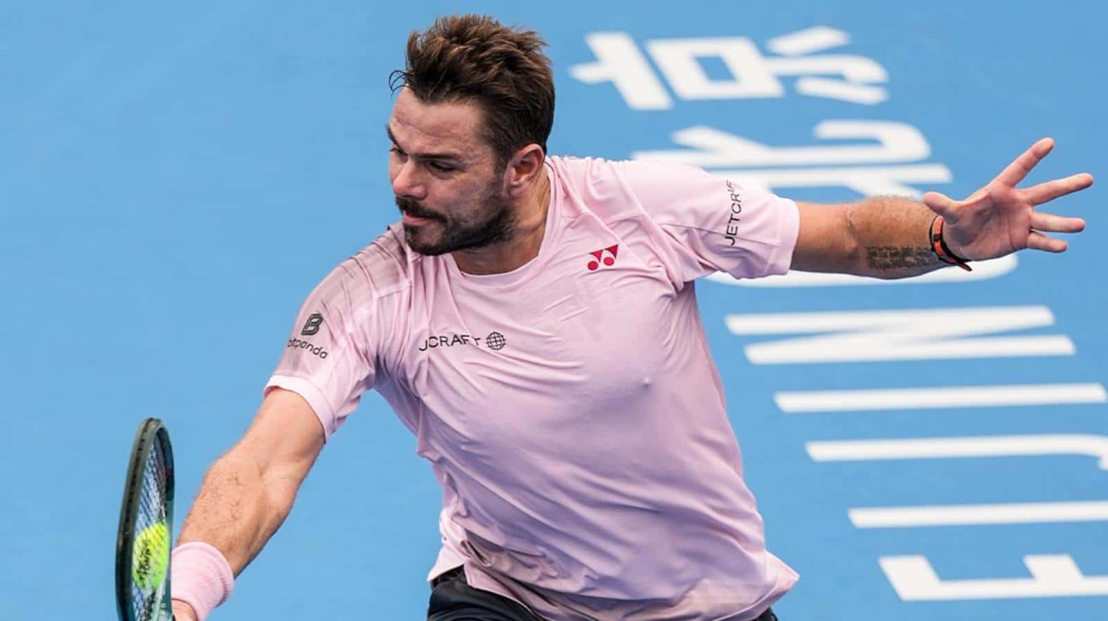 Stanislas Wawrinka falls victim to a major refereeing mistake in his Shanghai defeat against Flavio Cobolli