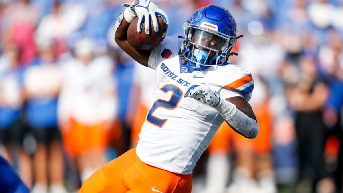 Heisman hopeful Ashton Jeanty scores 63 yard touchdown on Boise State's first drive against Utah State