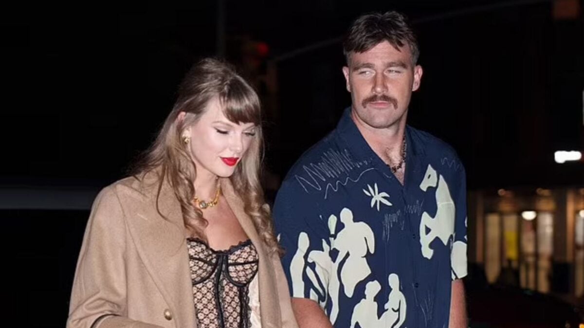 Travis' bold fashion choice on double date with Taylor Swift and Hollywood stars