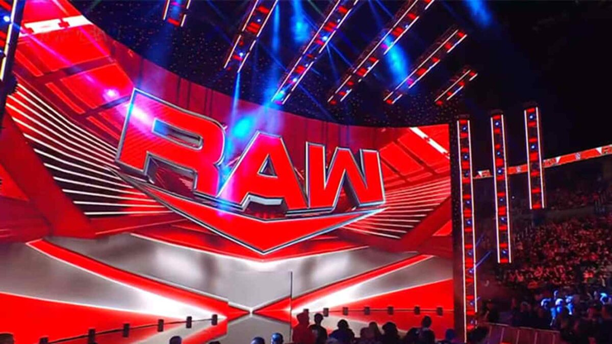 SPOILERS! Top female star returns during 11/18 WWE Raw taping