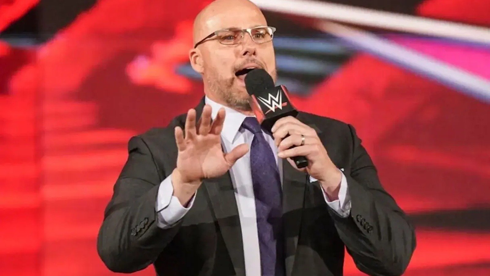 GM Adam Pearce introduces brand new title prior to Raw; reveals what it looks like and what it’s called