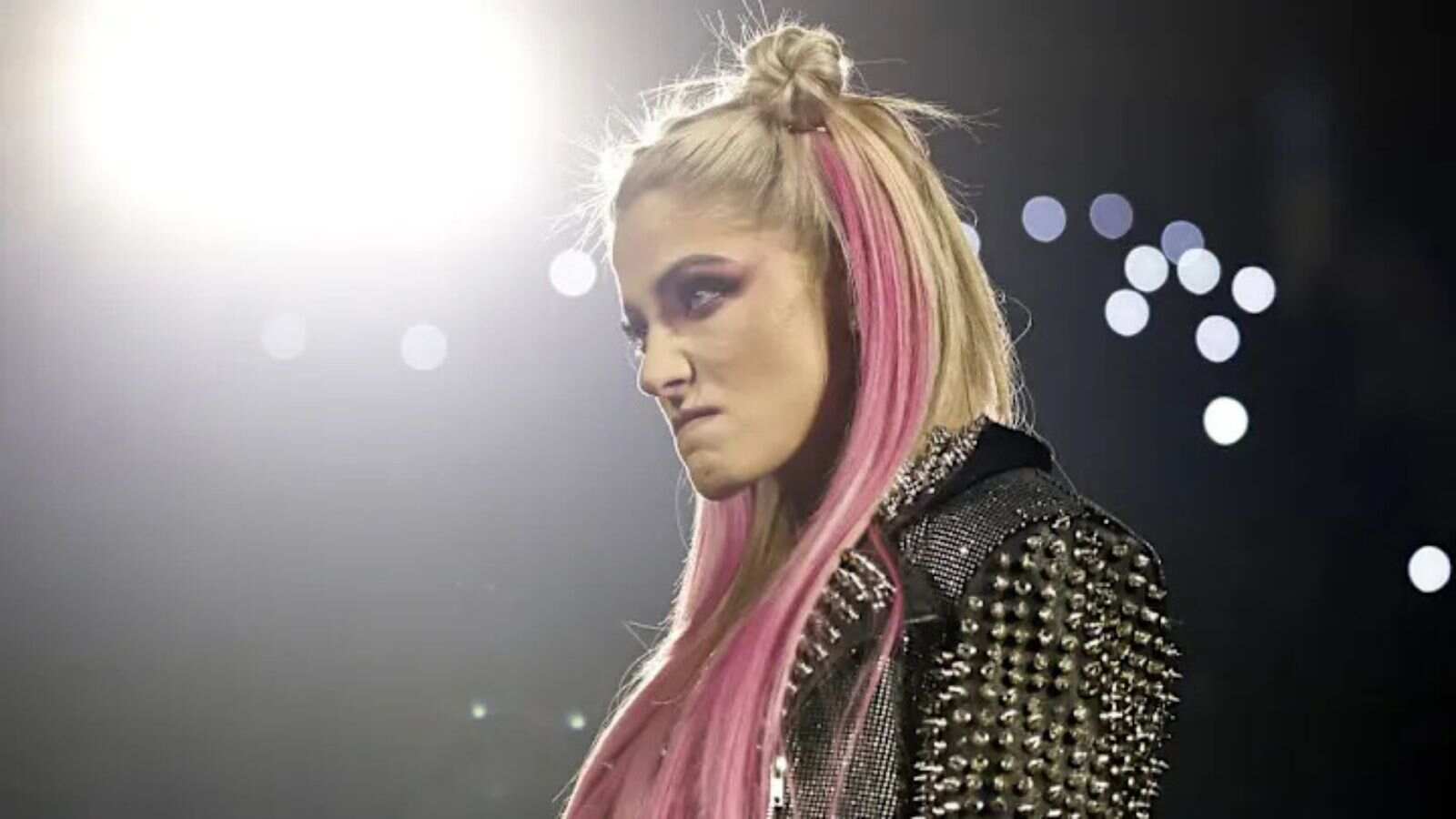 WWE fan scammed out of $1 million in live savings by fake Alexa Bliss account