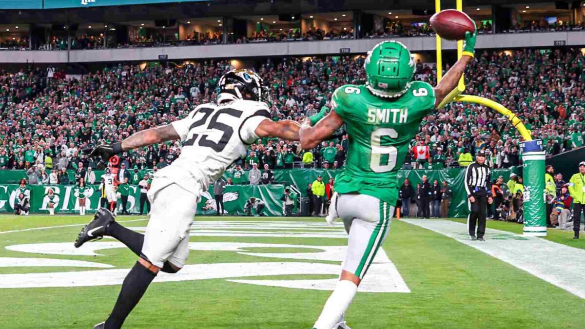 DeVonta Smith's highlight reel worthy one-handed grab sealed the win for the Philadelphia Eagles