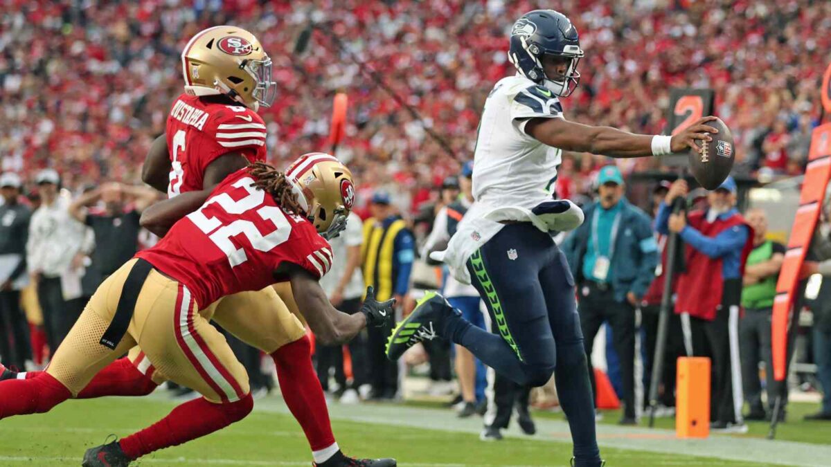 Geno Smith scrambled to score the game-winning for his Seattle Seahawks