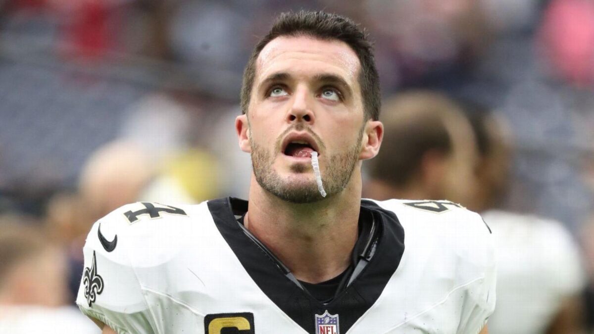 "I hate that this idiot is my QB" - Derek Carr bizarrely gives Dennis Allen a shoutout after Falcons win, faces Saints fans' wrath