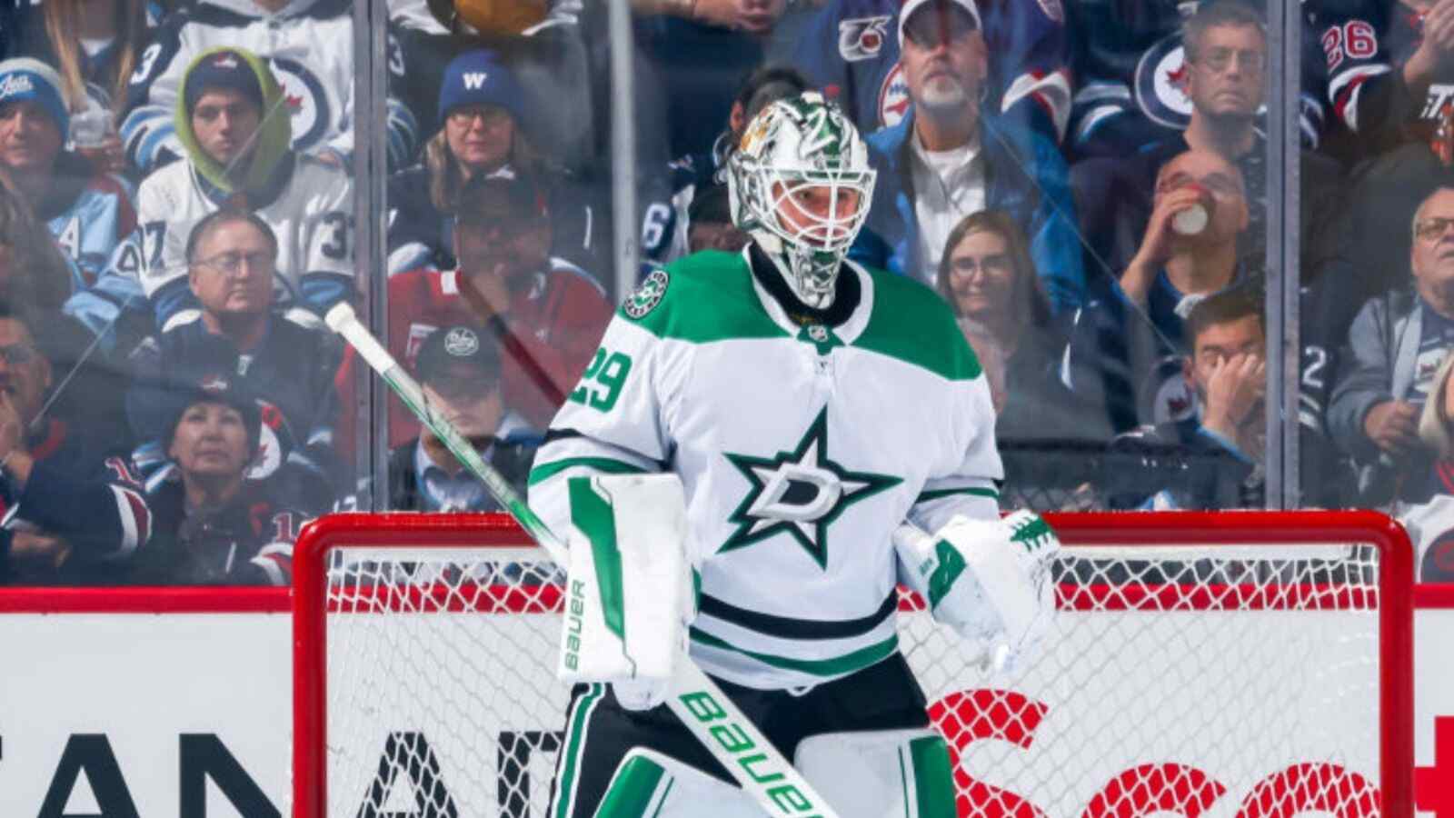 (Video) “US backup,” Jets fans TROLL Stars goaltender Jake Oettinger with brutal chants, sparks wild reactions on social media