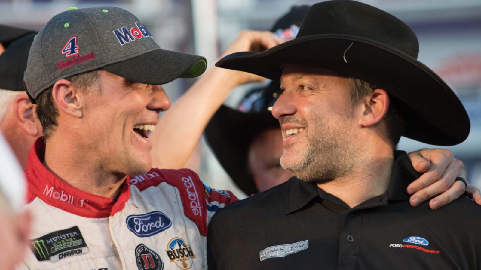 Kevin Harvick sends a wholesome message to Tony Stewart on becoming a father