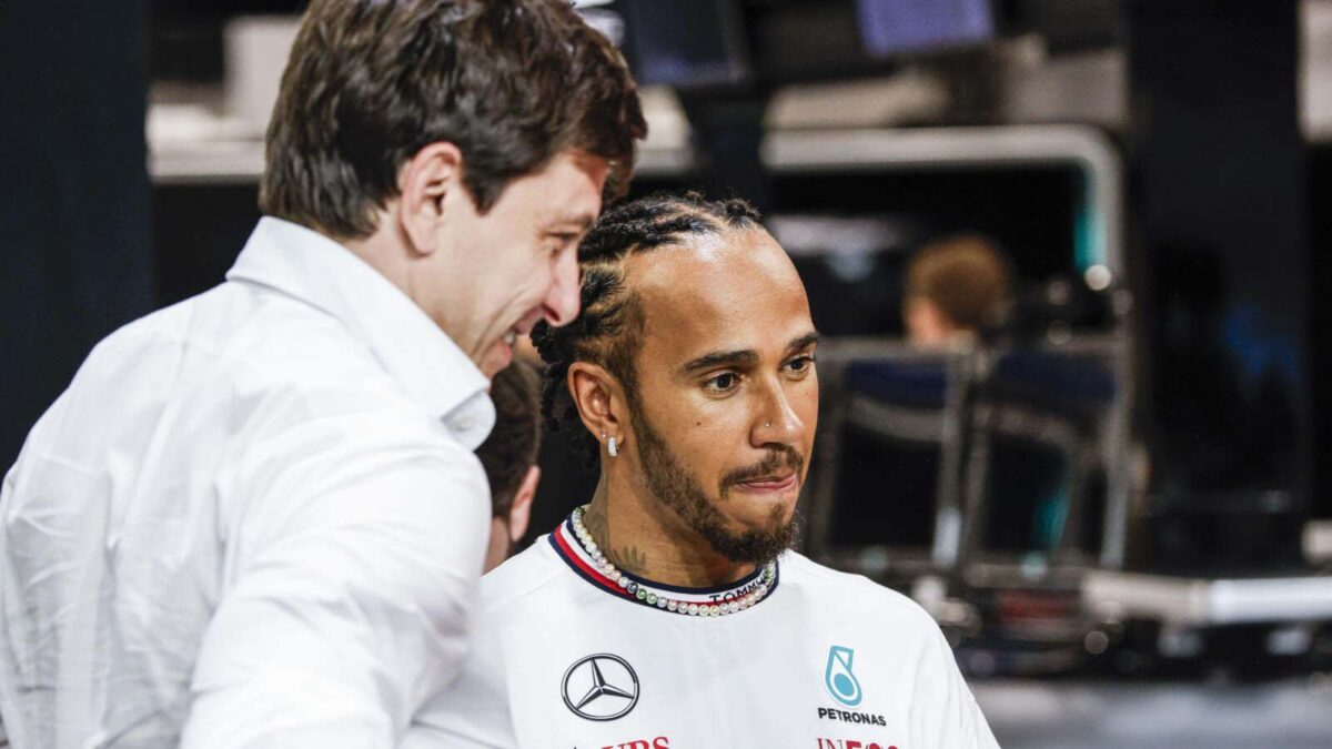 Toto Wolff and Lewis Hamilton (via Planetf1)