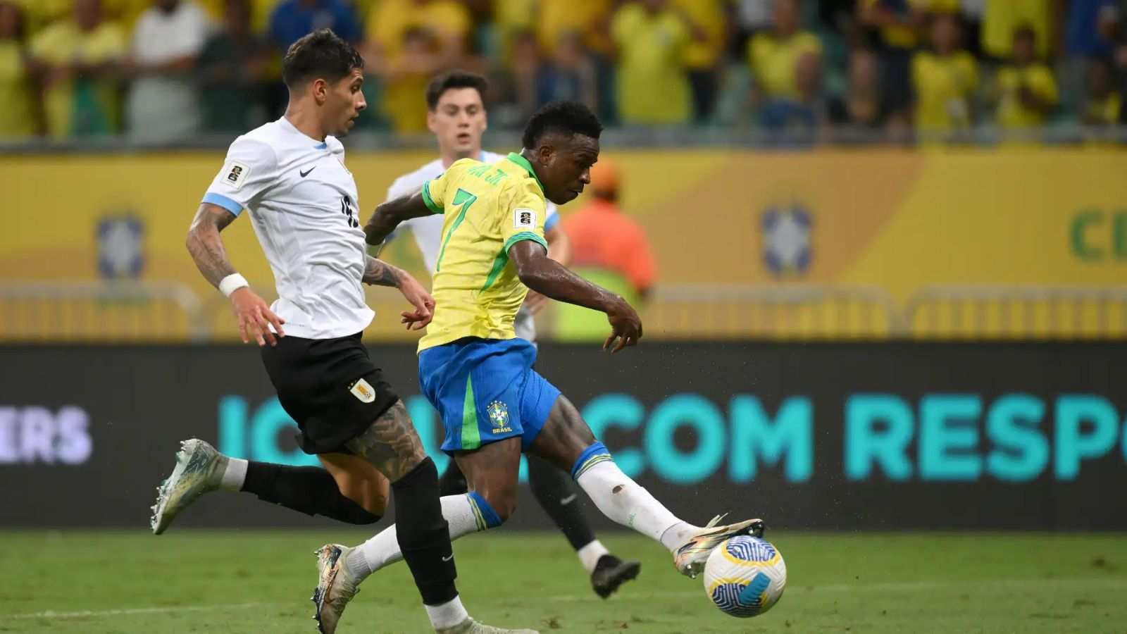 “Another cardio day for him” – Fans mock Vinicius Jr. as forward fails to impress in 1-1 draw vs Uruguay