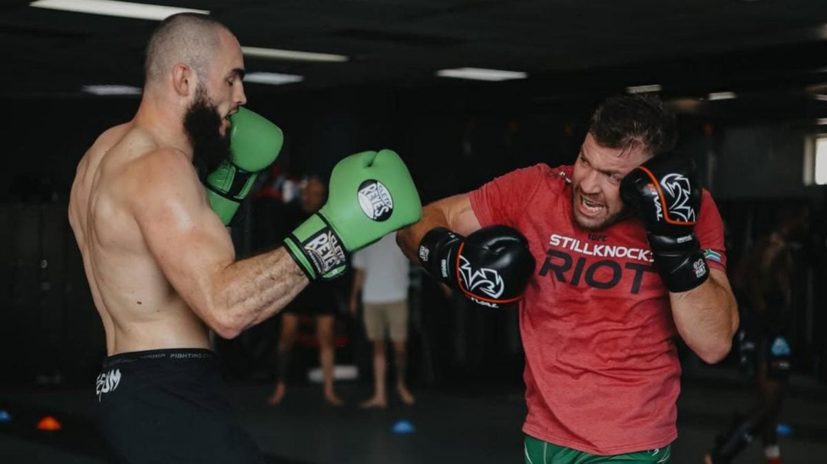 Dricus Du Plessis teases Khamzat Chimaev fight by training with a lookalike