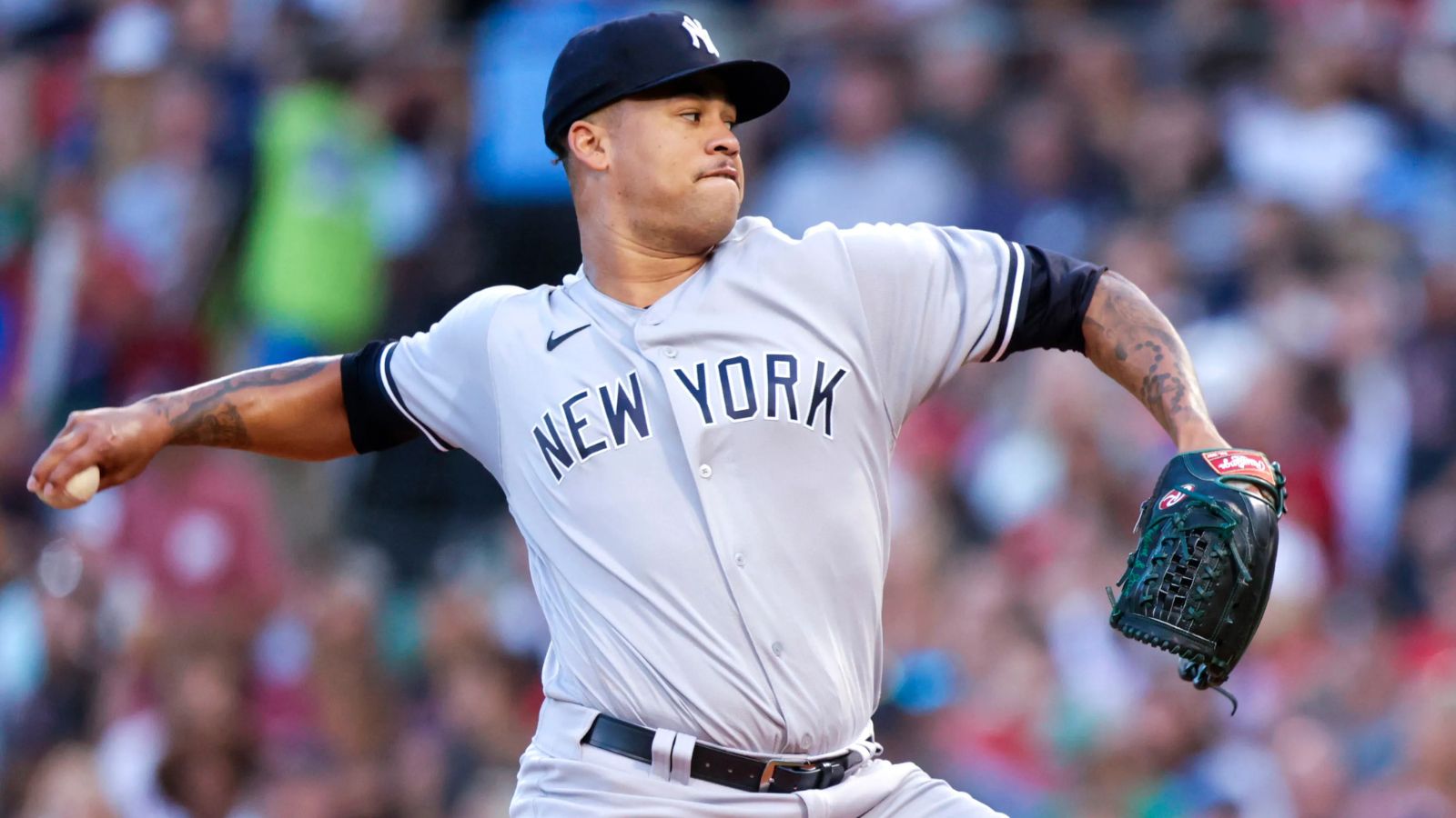 “Mets love signing mid pitchers” – Fans brutally TROLL NY Mets for signing former Yankees pitcher Frankie Montas on 2-year, $34 deal