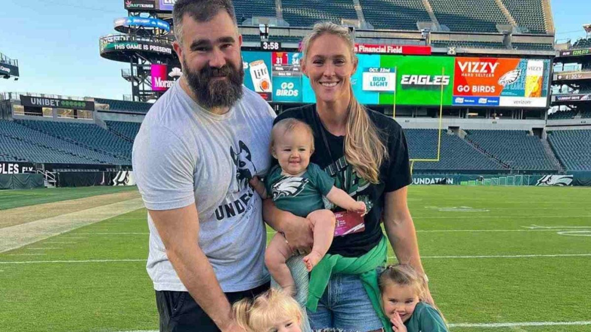 Jason and Kylie Kelce with their daughters