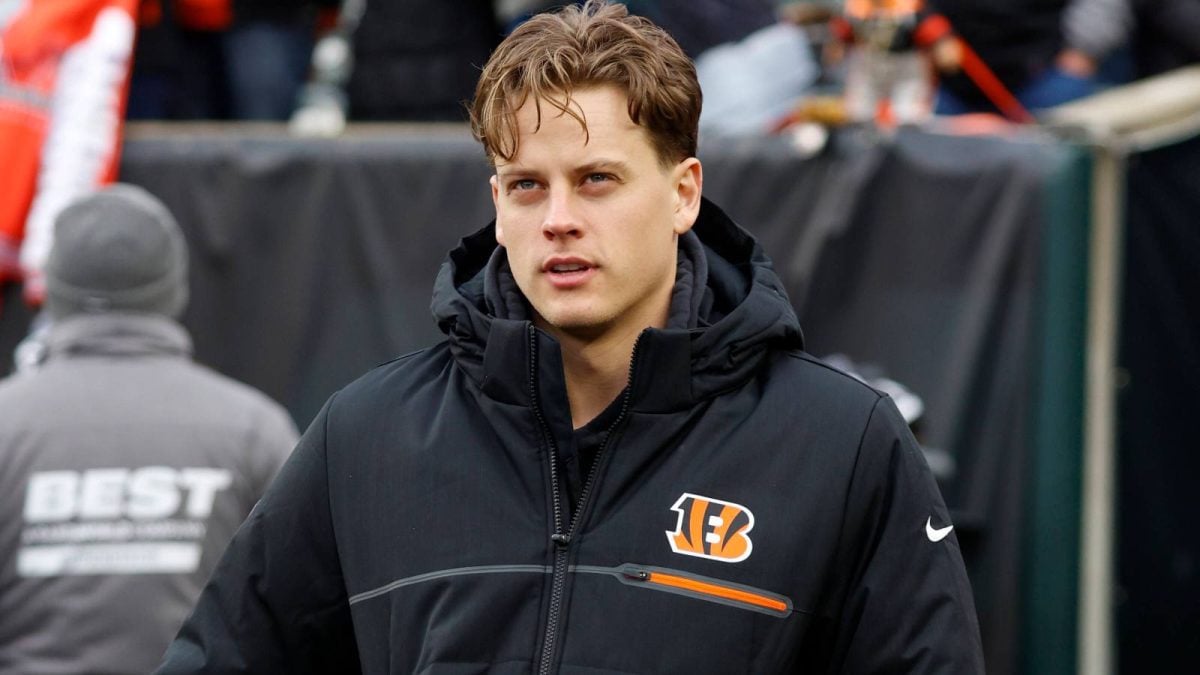 Joe Burrow discloses how his o-line, who wanted guns, settled for samurai swords for Christmas