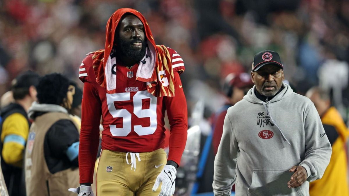 San Francisco 49ers linebacker De'Vondre Campbell walks to the locker room after not wanting to play