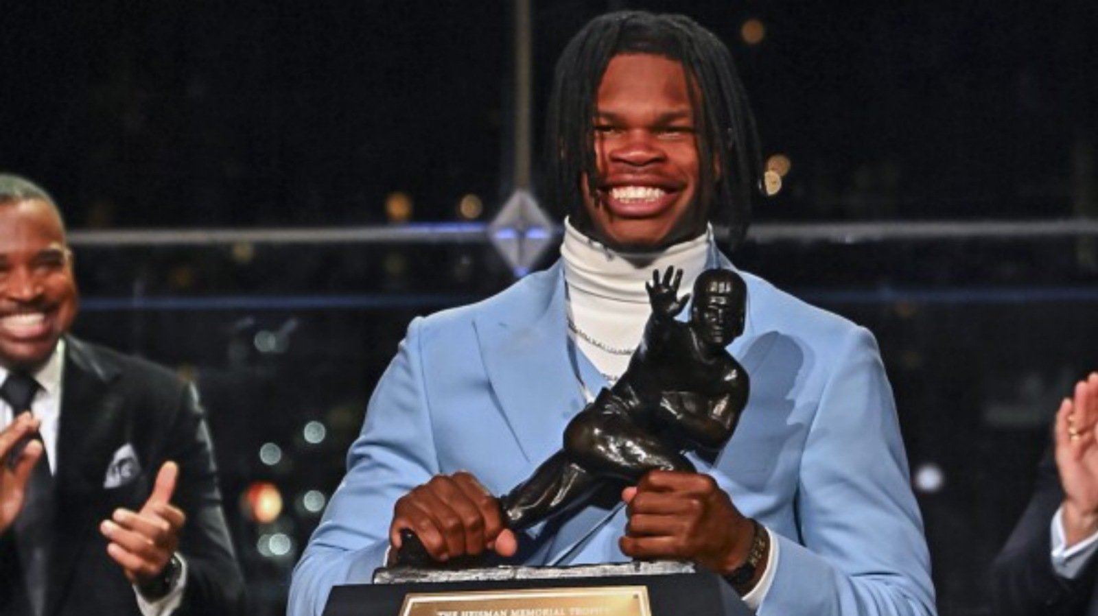 Who was the last defensive player to win Heisman Trophy before Travis