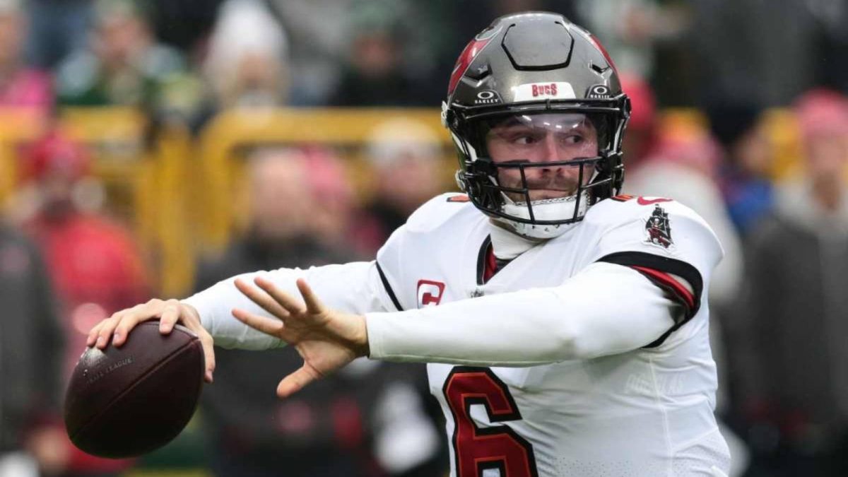 (Video) Panthers linebacker gives Baker Mayfield massive injury scare in NFC South rivalry game