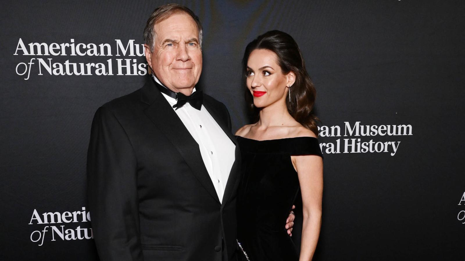 Bill Belichick’s ‘knotty’ 24-year-old girlfriend shares Christmas Holiday photos