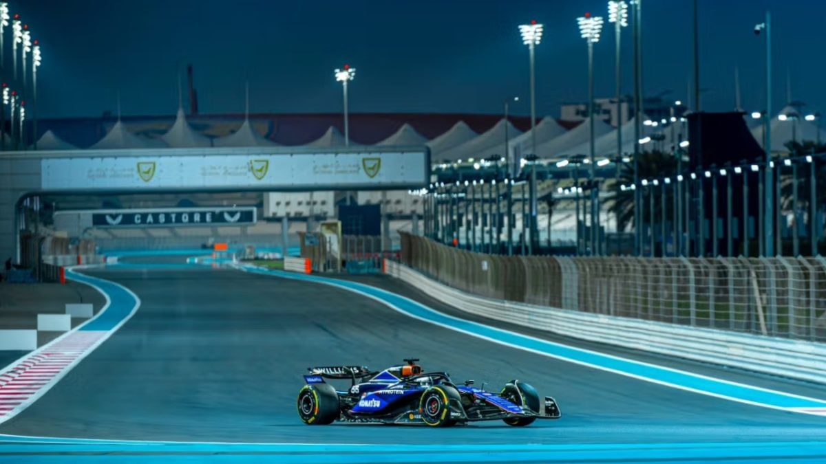 Carlos Sainz driving Williams FW46