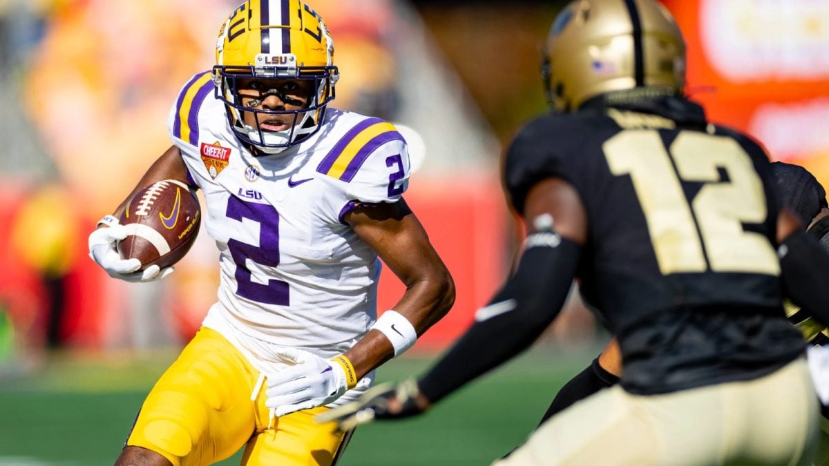 LSU WR Kyren Lacy wanted by police for charges of negligent homicide of 78 year old ex-Marine