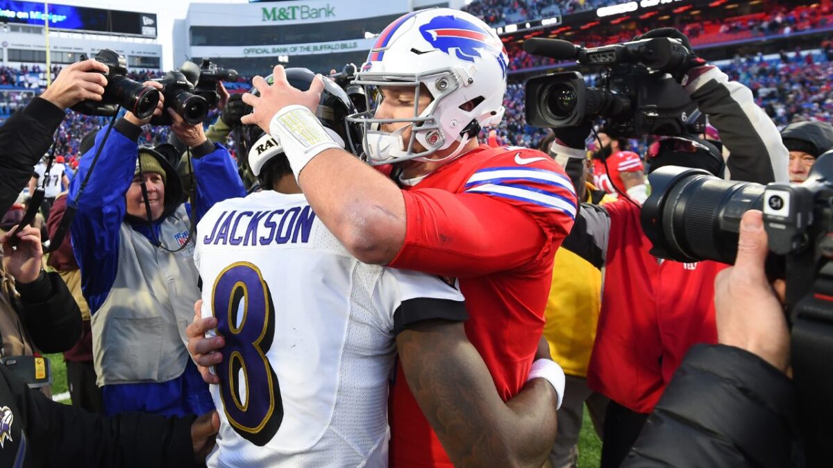 'Race Clowns' who ruined Lamar Jackson vs. Josh Allen Divisional round game needs to be thrown out like Joe Biden, says analyst 3 Lamar Jackson vs Josh Allen ended with Ravens exiting Divisional round
